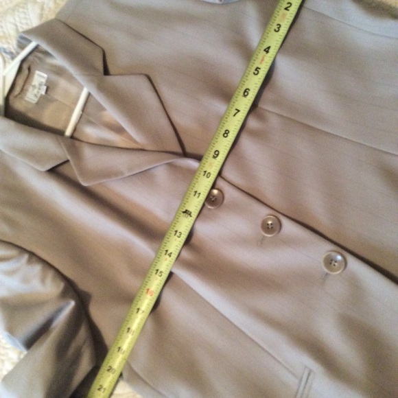 DONATED - Classy Vintage Italian Suit - Picture 10 of 15